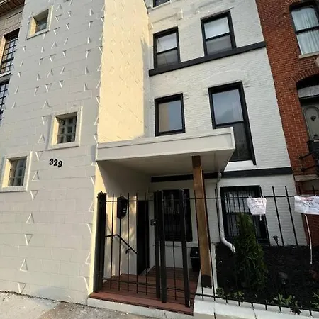 Apartment Spacious 2-bedroom Unit In Lincoln Park *