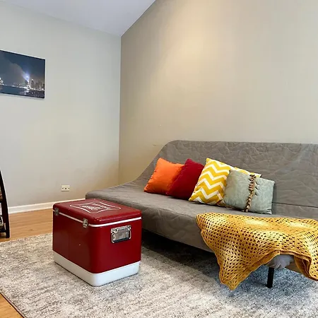 Holiday home 4 Bedroom In Location Parking Fireplace Back Yard Pets Welcome Chicago