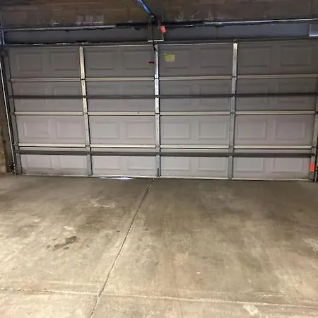 2-bedroom Unit In Wicker Park With 1 Garage Parking Apartment