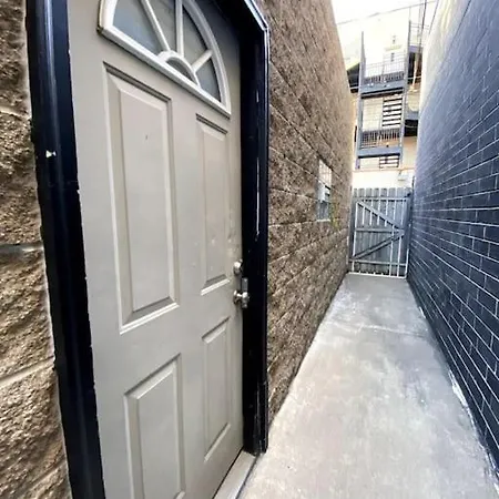 2-bedroom Unit In Wicker Park With 1 Garage Parking Apartment *