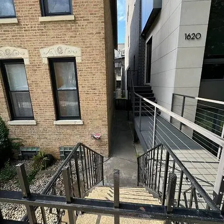 2-bedroom Unit In Wicker Park With 1 Garage Parking Apartment *