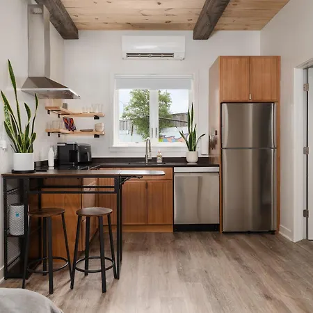 Pulaski Point Apartment