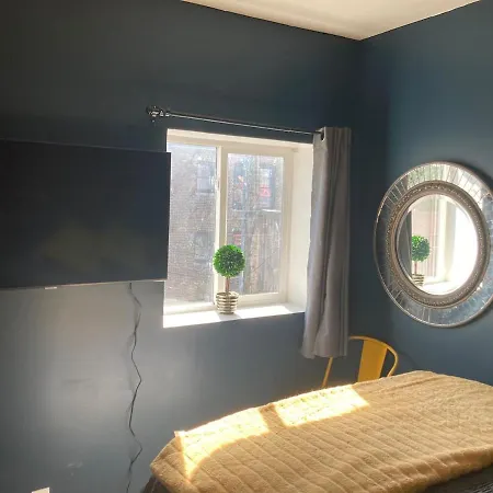 Bed & Breakfast Private Bedroom With Shared Bath *