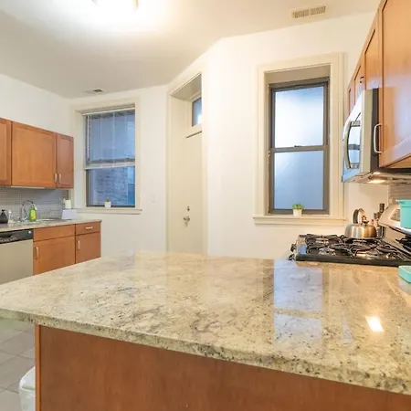 3br Prime Hyde Park Location Near Uchicago And Dining Apartment *