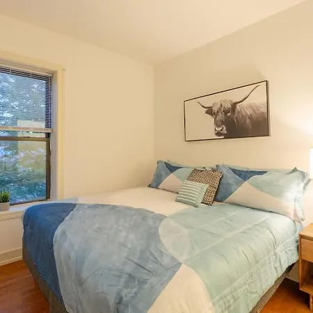 3br Prime Hyde Park Location Near Uchicago And Dining * Chicago
