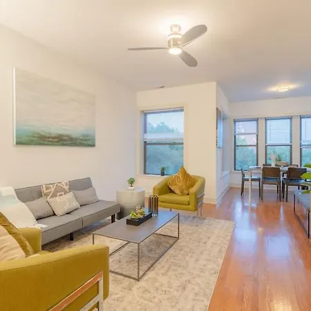 3br Prime Hyde Park Location Near Uchicago And Dining