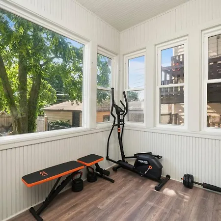 Gorgeous 5 Bedroom Gem With Games * Chicago