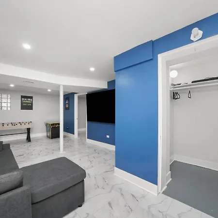 Gorgeous 5 Bedroom Gem With Games Holiday home *
