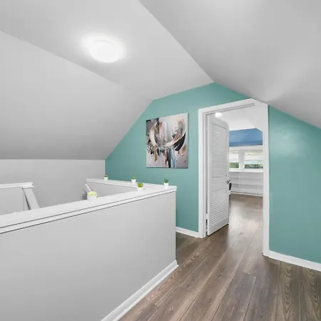 Gorgeous 5 Bedroom Gem With Games * Chicago