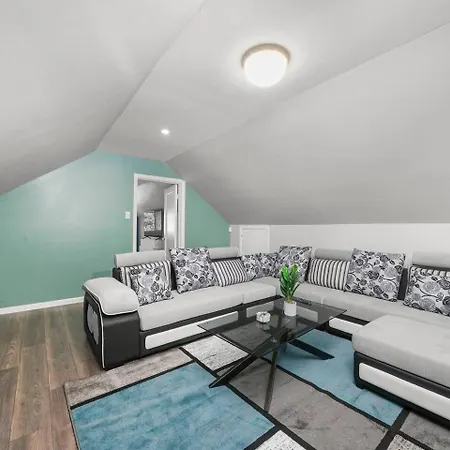 Gorgeous 5 Bedroom Gem With Games * Chicago