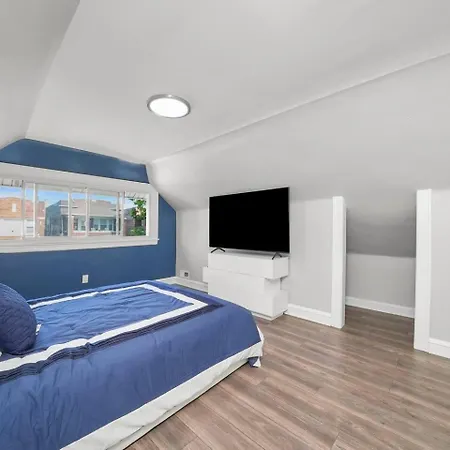 Gorgeous 5 Bedroom Gem With Games * Chicago