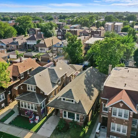 Gorgeous 5 Bedroom Gem With Games * Chicago