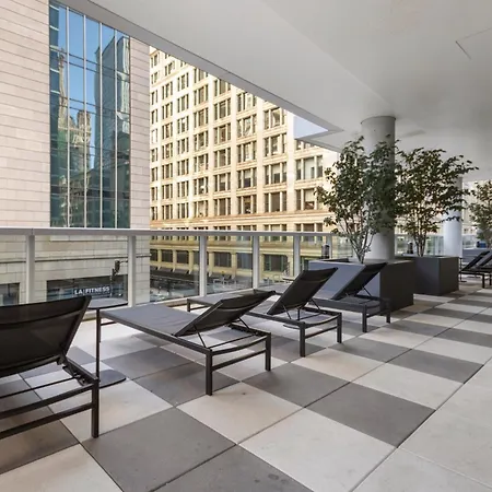 Premier Penthouses And With Captivating Views Of Millennium Park Apartment *