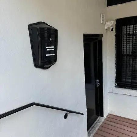 Spacious 1-bedroom Unit In Lincoln Park Chicago