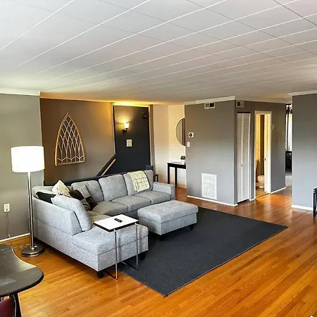 Apartment Spacious 1-bedroom Unit In Lincoln Park *
