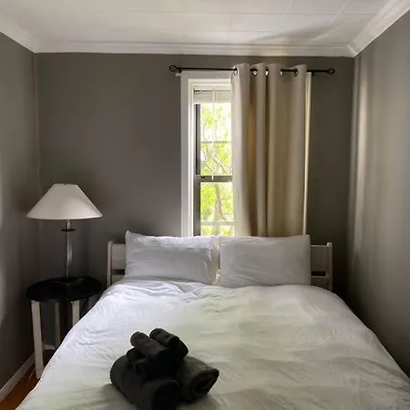 Spacious 1-bedroom Unit In Lincoln Park Apartment