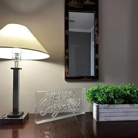 Spacious 1-bedroom Unit In Lincoln Park * Chicago