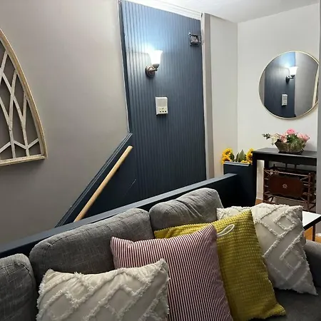 Apartment Spacious 1-bedroom Unit In Lincoln Park
