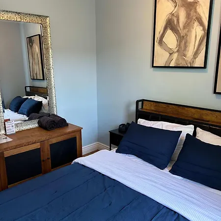 Blue In Dorothy's Bnb
