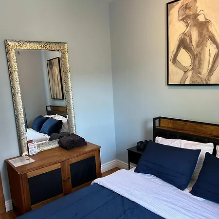 Blue In Dorothy's Bnb