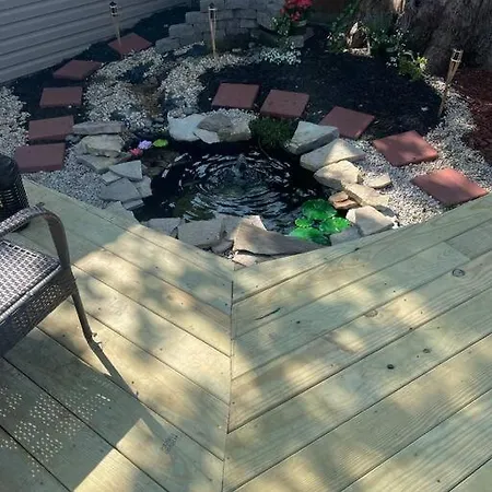 Cozy 4bd House Fireplace And Pond Chicago