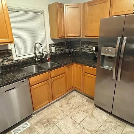 Holiday home Cozy 4bd House Fireplace And Pond Chicago
