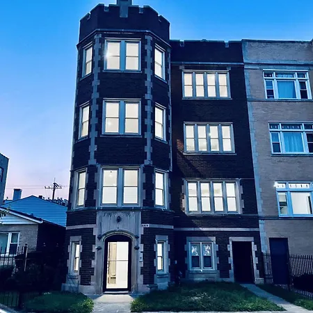 Harmony Near The Lake In Stylish 3 Bed 2 Bath