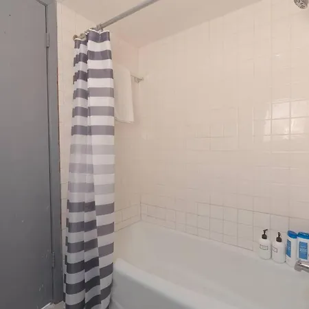 1br Gem In Prime, Vibrant Location Walk To Dining * Chicago