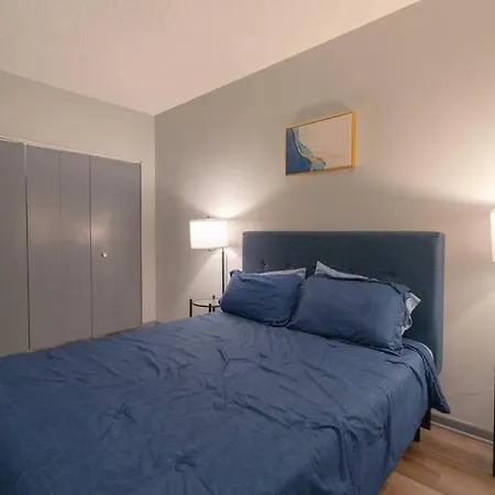 Apartment 1br Gem In Prime, Vibrant Location Walk To Dining Chicago