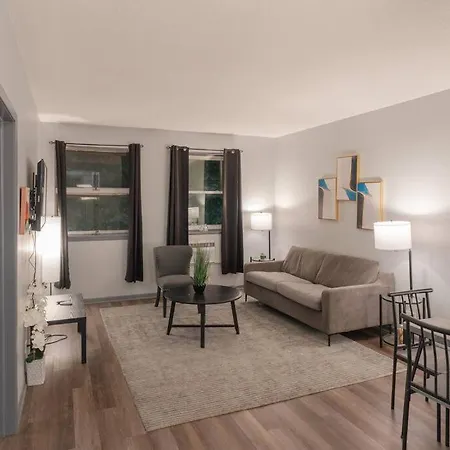 1br Gem In Prime, Vibrant Location Walk To Dining * Chicago