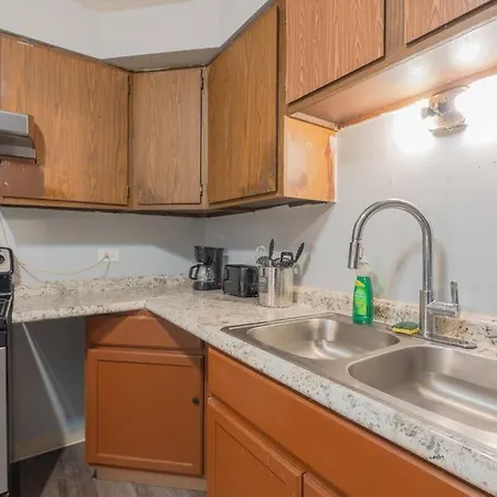 1br Gem In Prime, Vibrant Location Walk To Dining * Chicago
