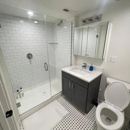 Guest house Stylish Shared Minutes From Downtown Chicago, 1bedroom And Shared Access Chicago