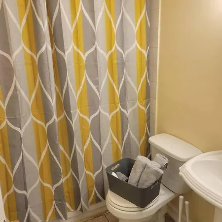 Apartment Charming 3bd 2bth Apartment--private *
