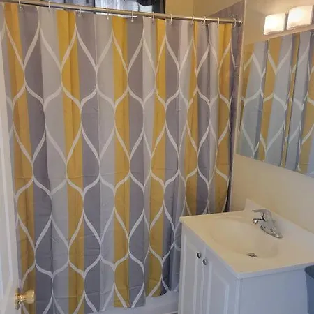 Charming 3bd 2bth Apartment--private Apartment