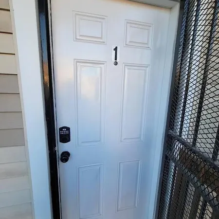 Apartment Charming 3bd 2bth Apartment--private
