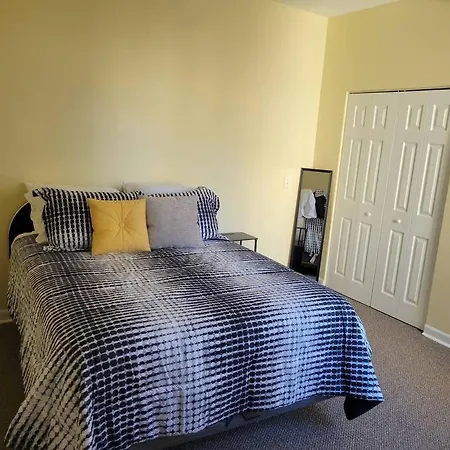 Charming 3bd 2bth Apartment--private Apartment *