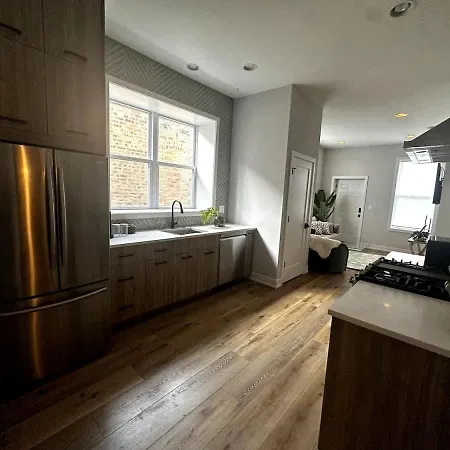 Chic City Living Only 95 A Day Apartment Chicago