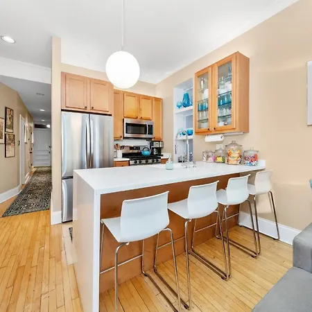 2f Chicago's Little Italy Near West Loop & Downtown * Chicago