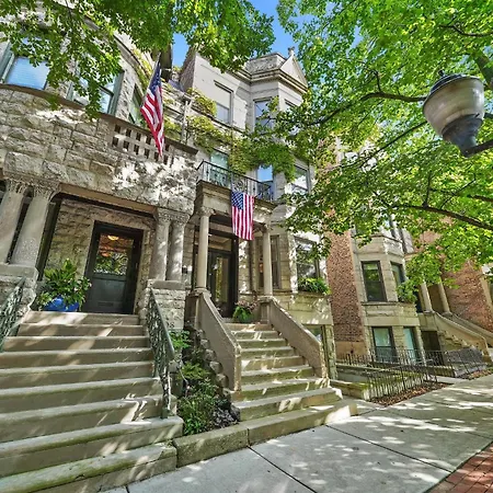 2f Chicago's Little Italy Near West Loop & Downtown Apartment *