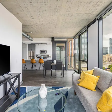 Freshly Minted 2br - Elegance & Comfort In Apartment Chicago