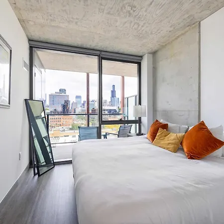 Sophisticated 3br - New Modern And Luxurious