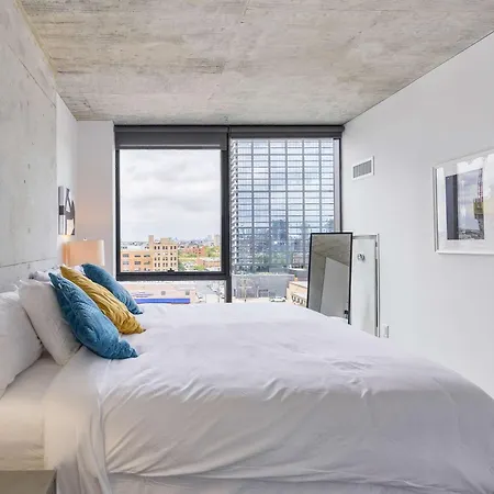 Sophisticated 3br - New Modern And Luxurious