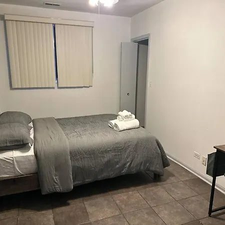Apartment 3br 2ba Apt Uic Rush Medical Private Parking Chicago