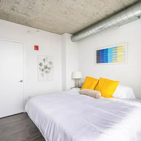 Freshly Minted 2br - Elegance & Comfort In Apartment *