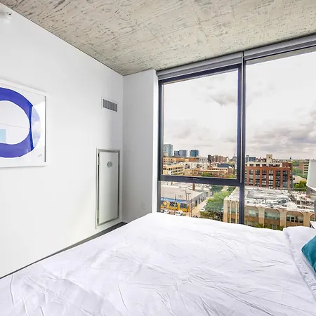 Freshly Minted 2br - Elegance & Comfort In Chicago