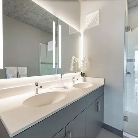 Sophisticated 3br - New Modern And Luxurious
