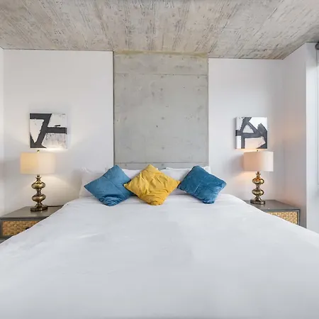 Sophisticated 3br - New Modern And Luxurious *