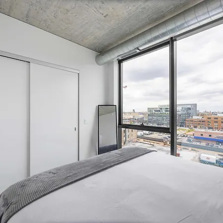 Sophisticated 3br - New Modern And Luxurious