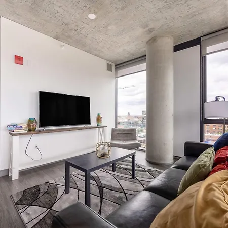 Sophisticated 3br - New Modern And Luxurious *