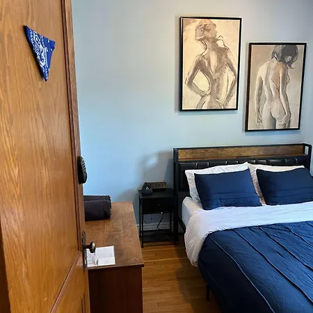 Blue In Dorothy's Bnb Bed & Breakfast